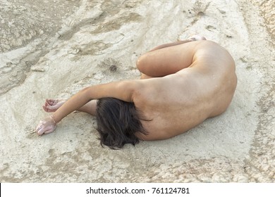derek michael walker share naked women in the desert photos