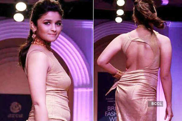 bijon biswas recommends bollywood wardrobe malfunction 2015 pic