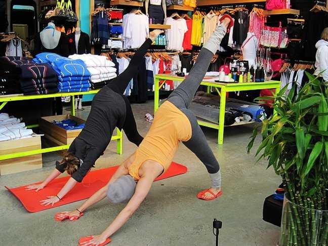 cassandra murray add photo yoga pants bend over