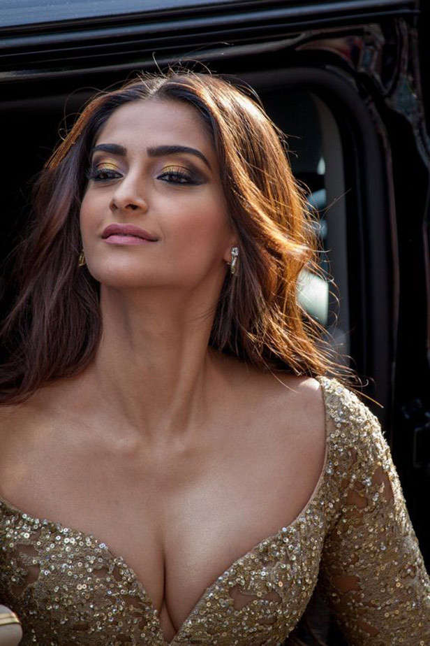 alana palmer recommends sonam kapoor nude pic