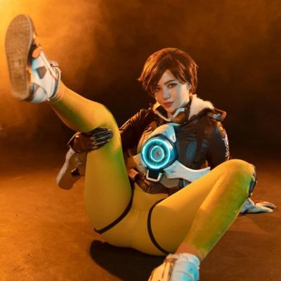 avinash bhatt recommends tracer cosplay porn pic