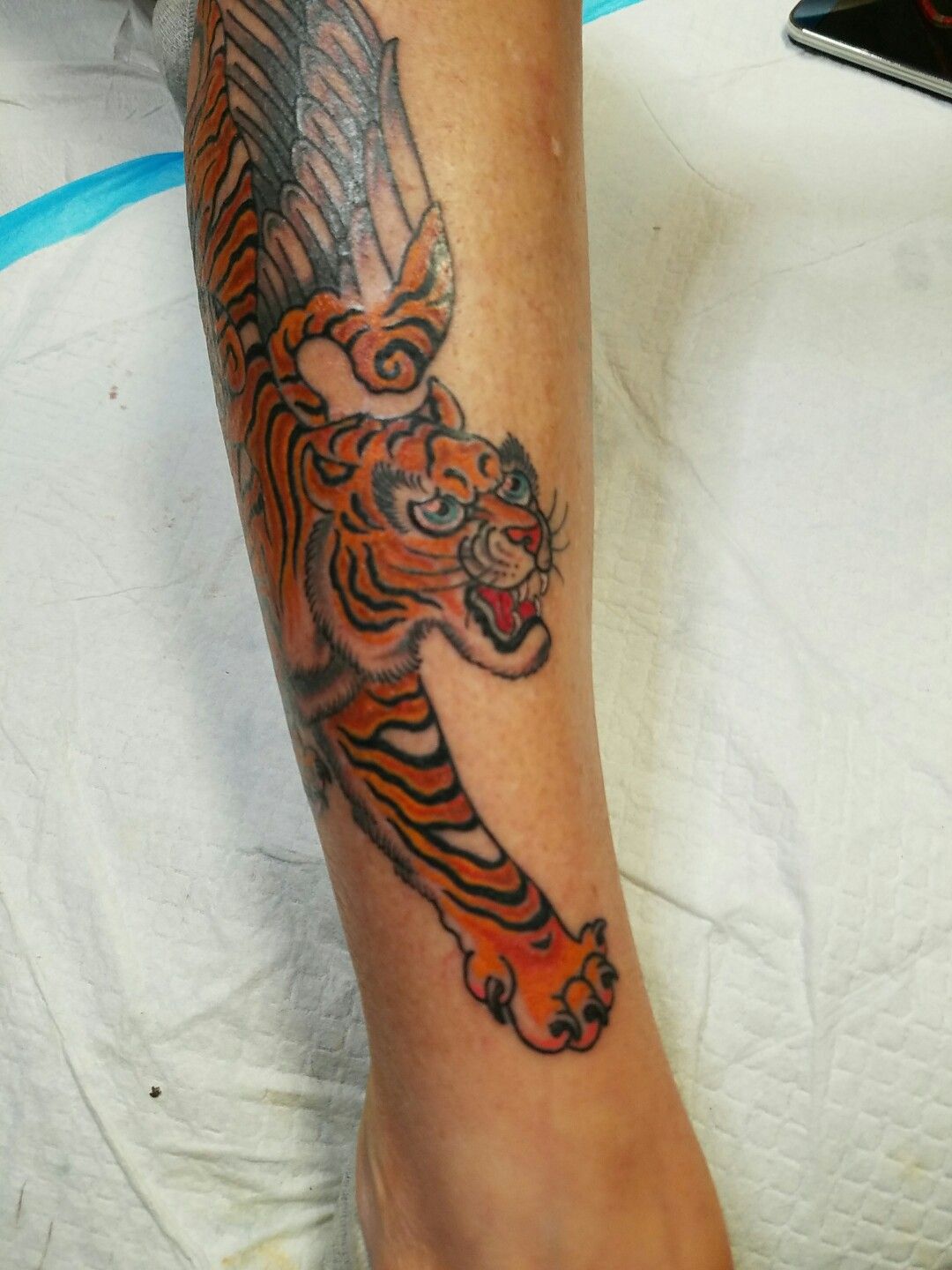 derek mummert share tiger with wings tattoo photos