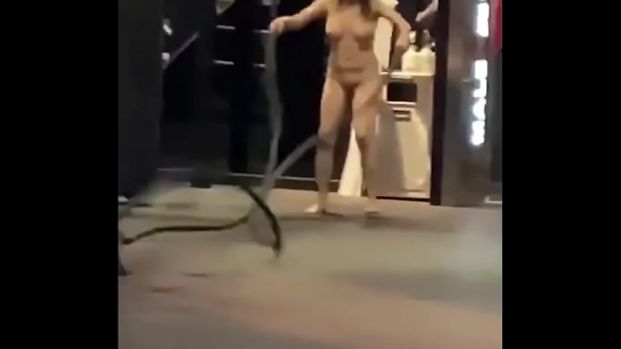 naked women in gym