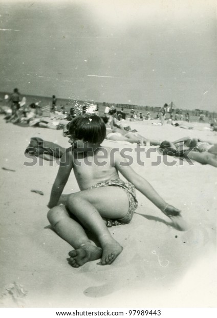 Old Time Nudist Photos style position