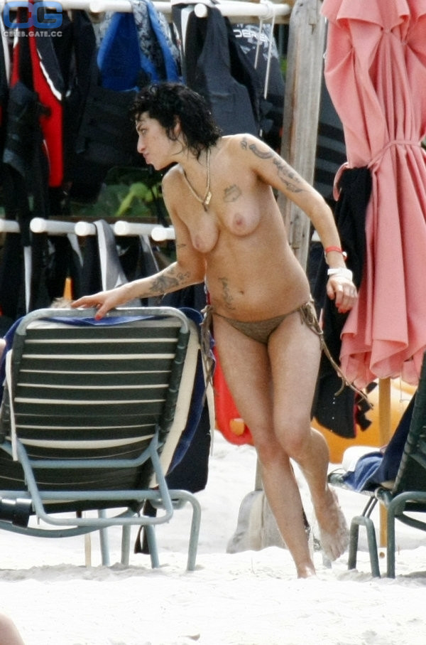 ann hallman recommends amy winehouse nude pictures pic
