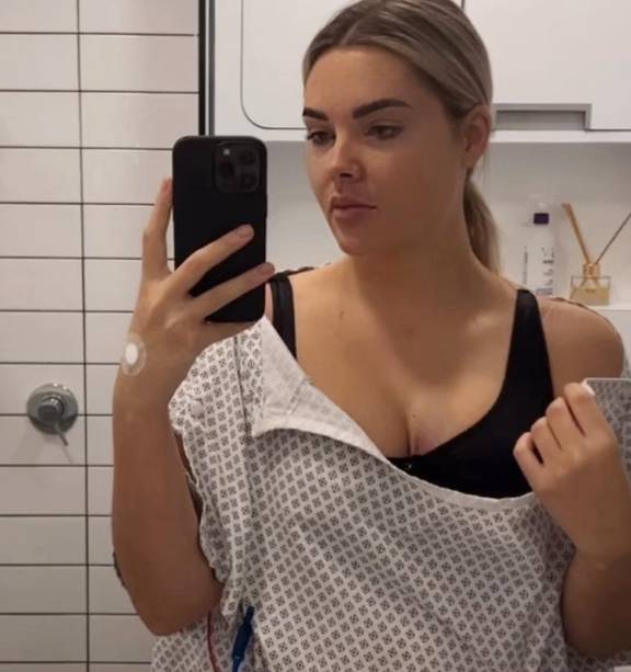 brad hartsoch share women holding their tits photos