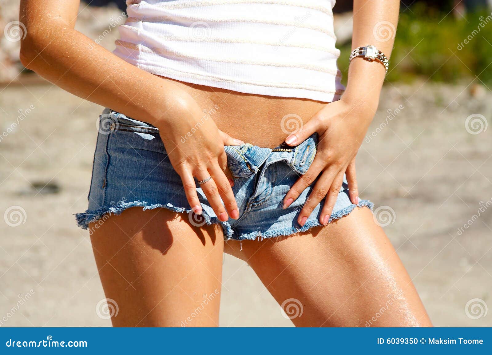 annika watson share tan legs in short shorts photos