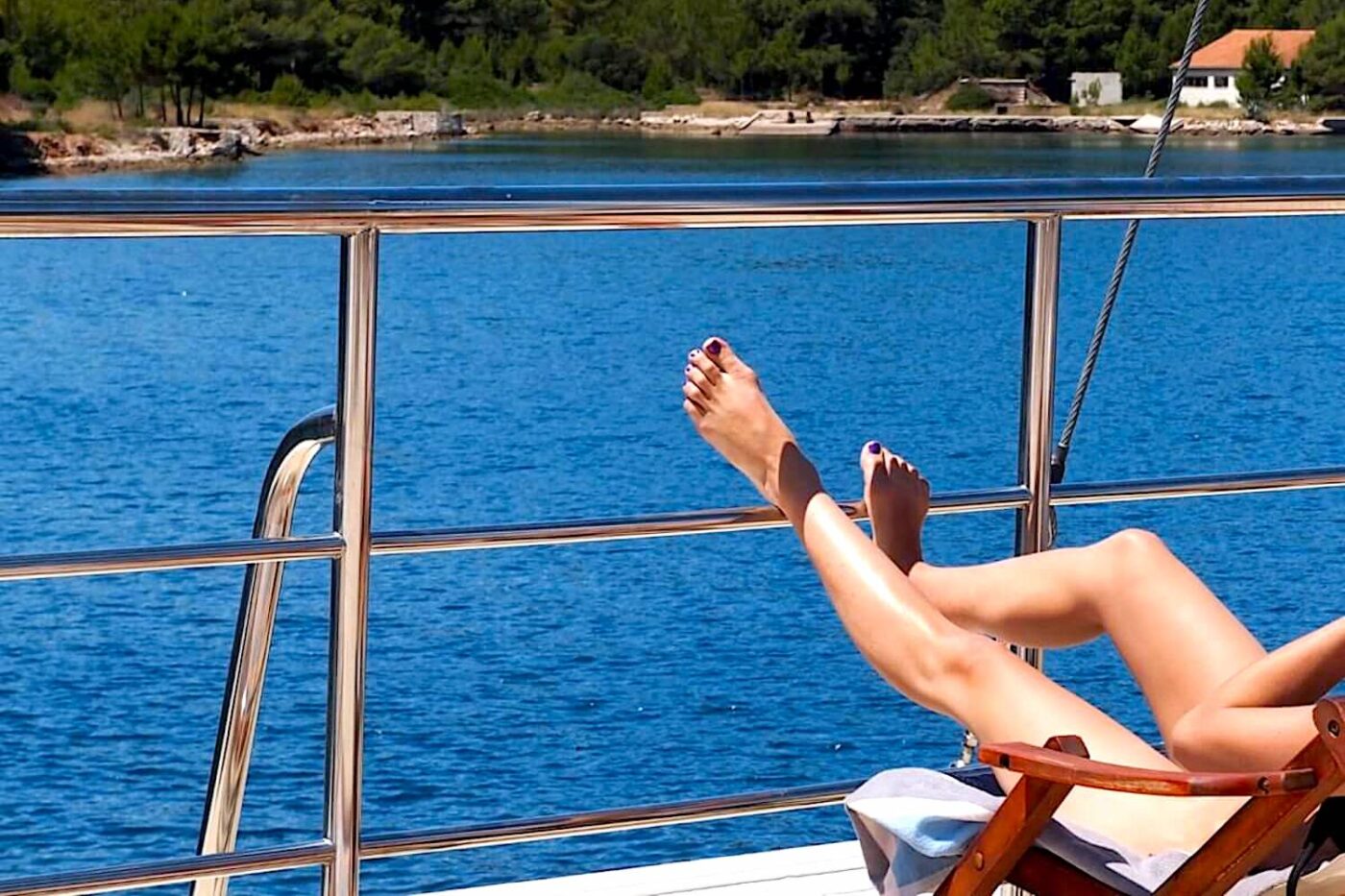 donna peer add nude cruise balcony photo