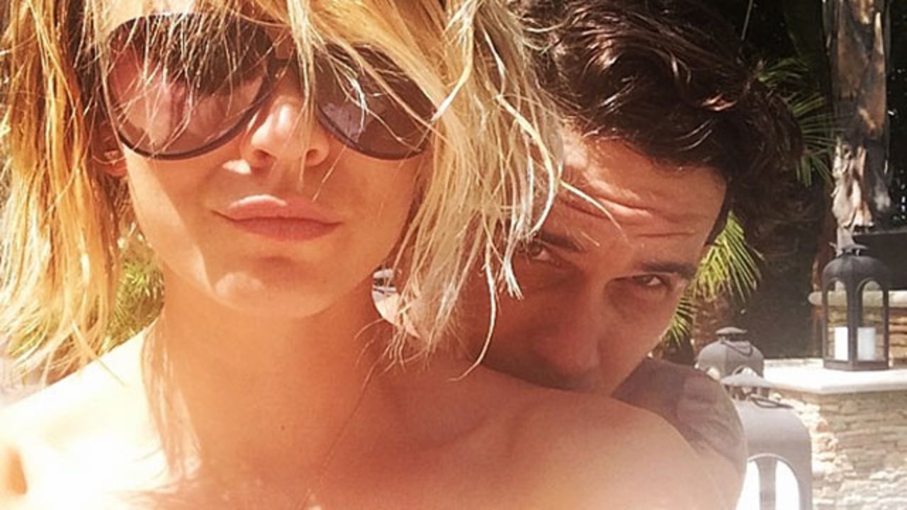 anthony parrinello recommends kaley cuoco hacked phone pic