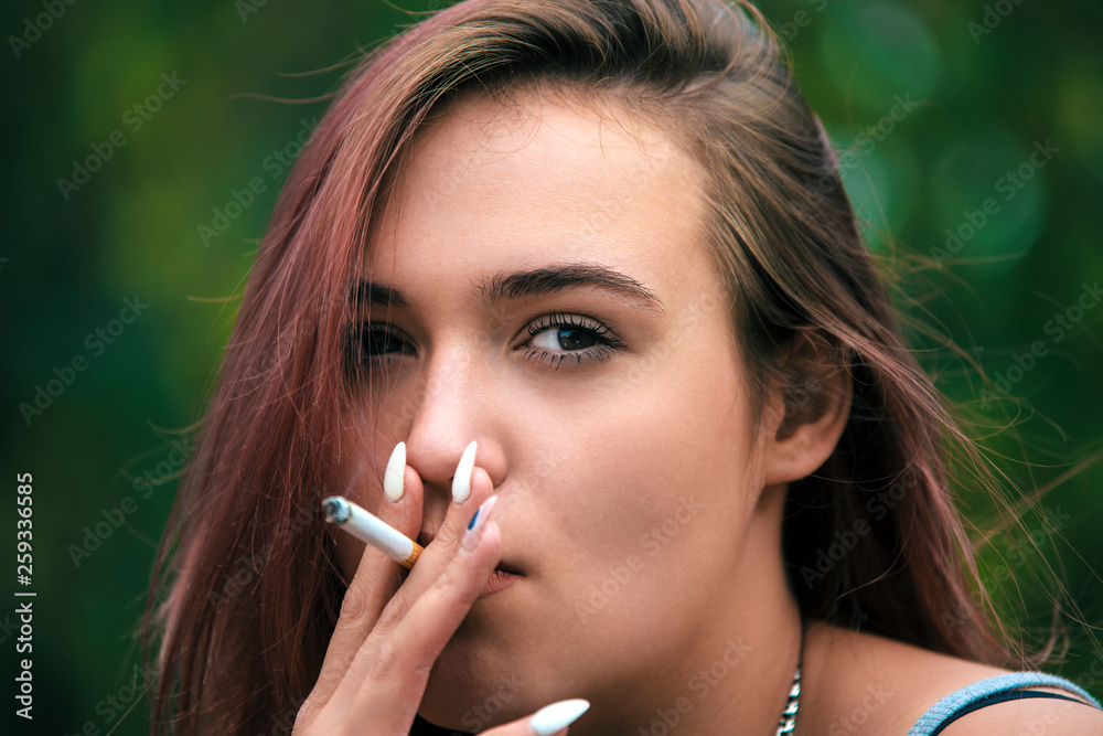 christina chapa recommends Pretty Girls Smoking Cigarettes