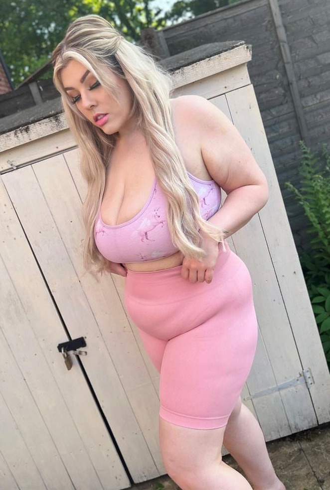 diah prabandari share fat blonde big tits photos