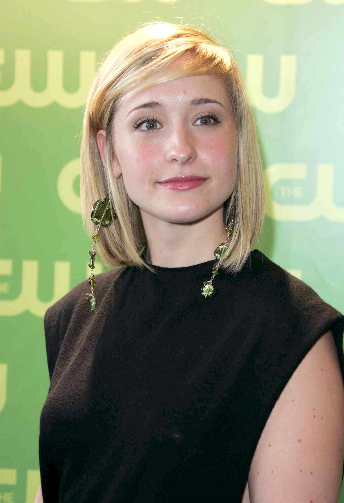 chi hoon lee recommends allison mack nude photos pic