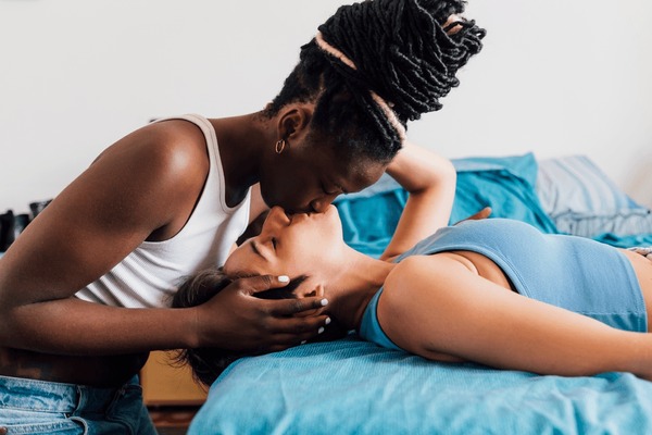 cliff lyon recommends Black Lesbians On Bed
