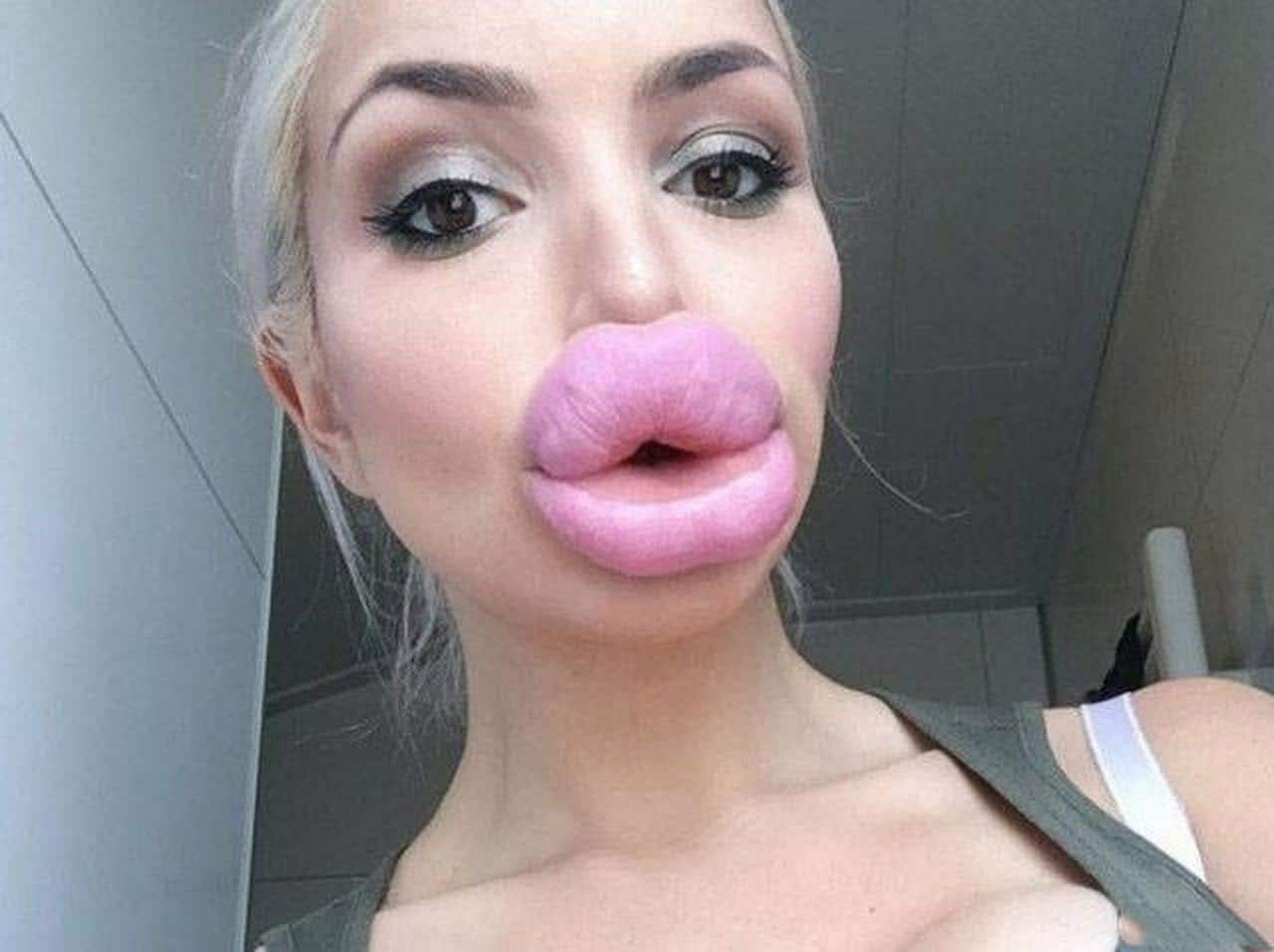 big fake lips blowjob