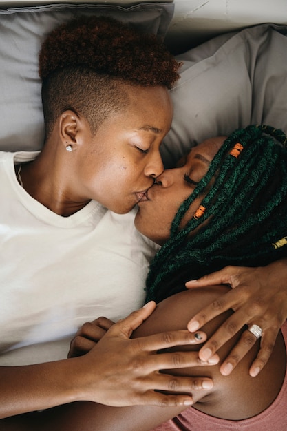 al fong recommends black lesbians on bed pic