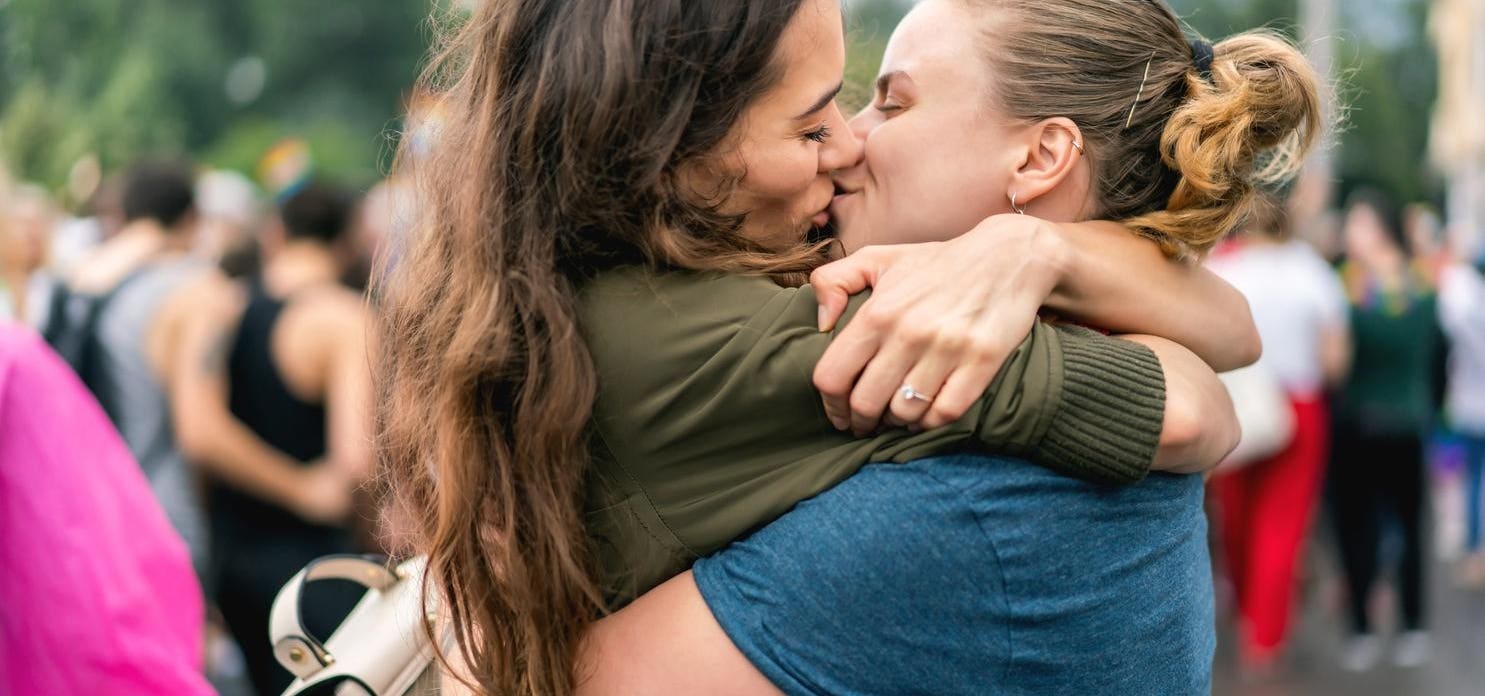 carla fister add women kissing pics photo