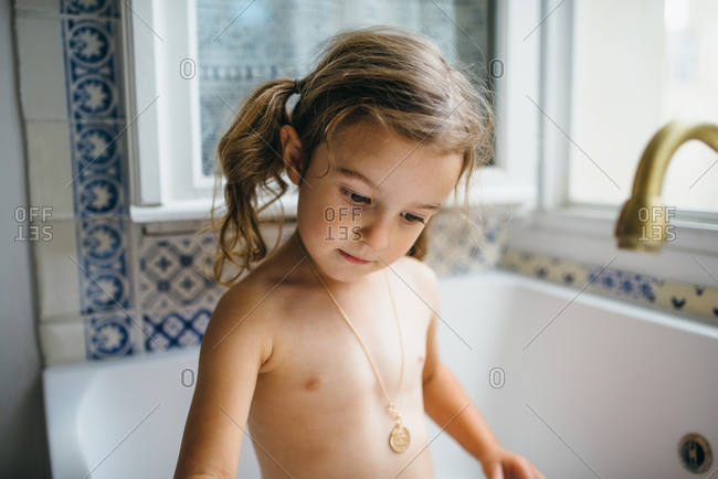 anita m clark recommends girls in bath tub pic