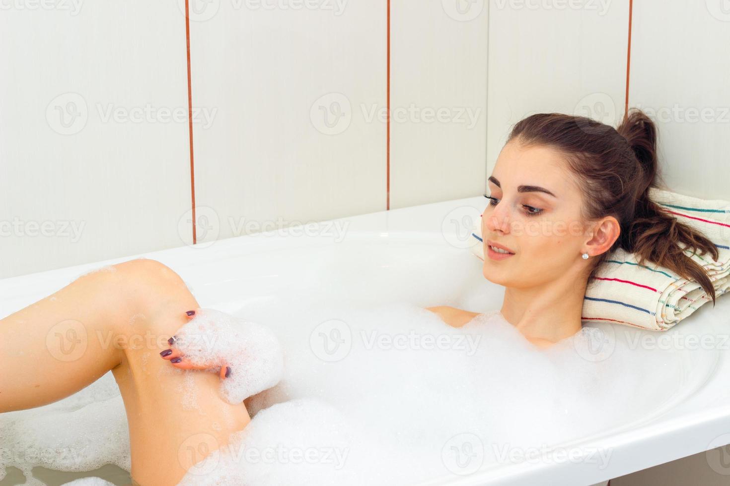 brian fiore recommends Girls In Bath Tub