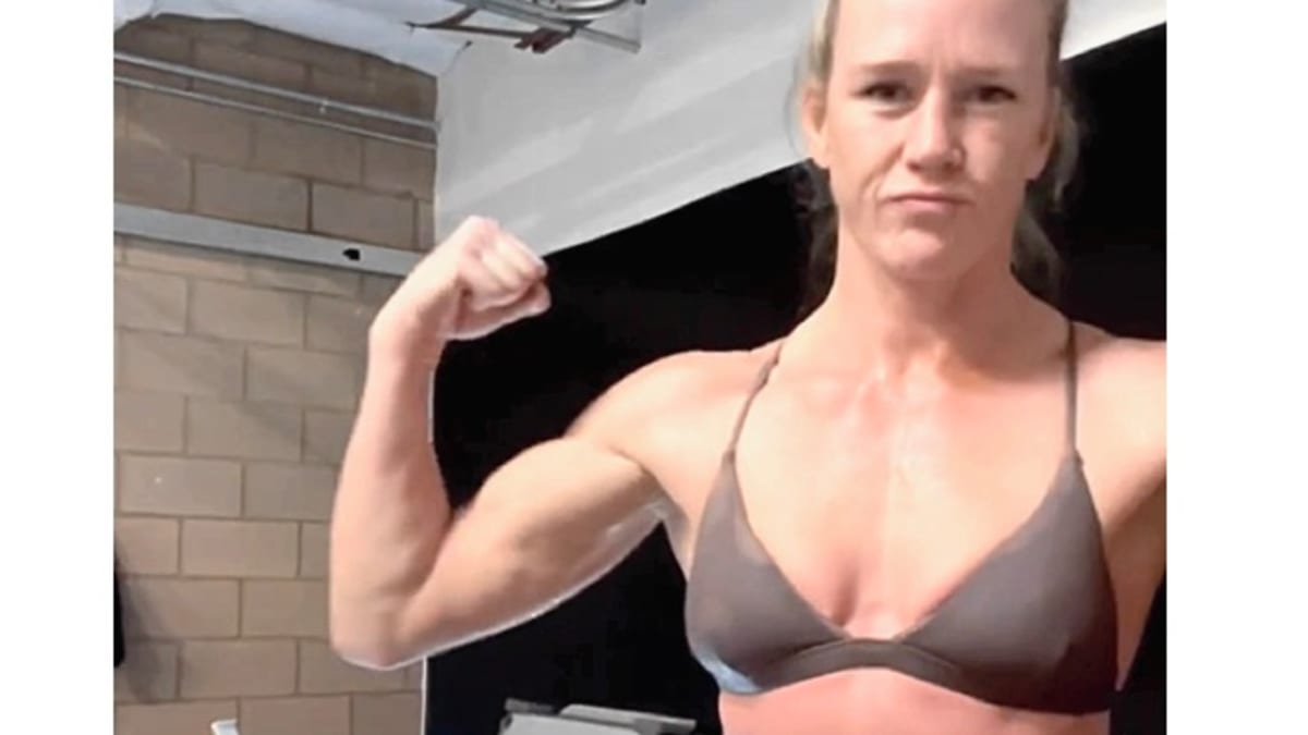 chrissy monaco recommends Holly Holm Camel Toe