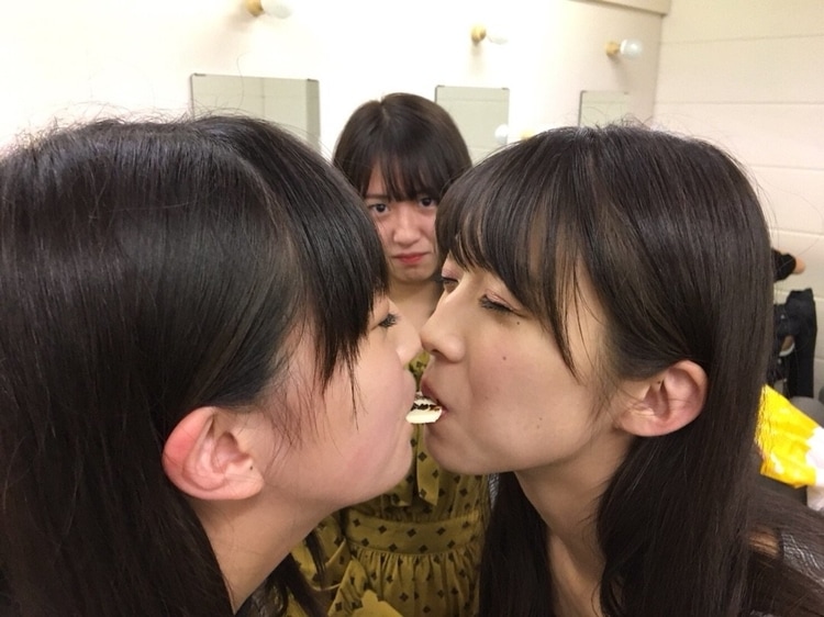 conrad vargas recommends Japanese Girls Spit Kissing