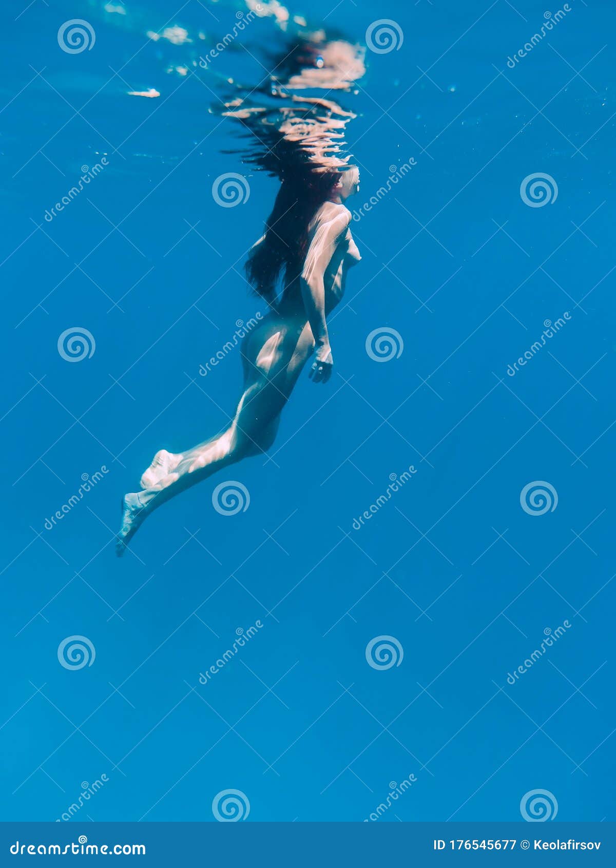 Naked Girls Swimming Underwater sexy beast