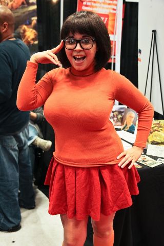 andre a de souza recommends nerd with big tits orange shirt pic