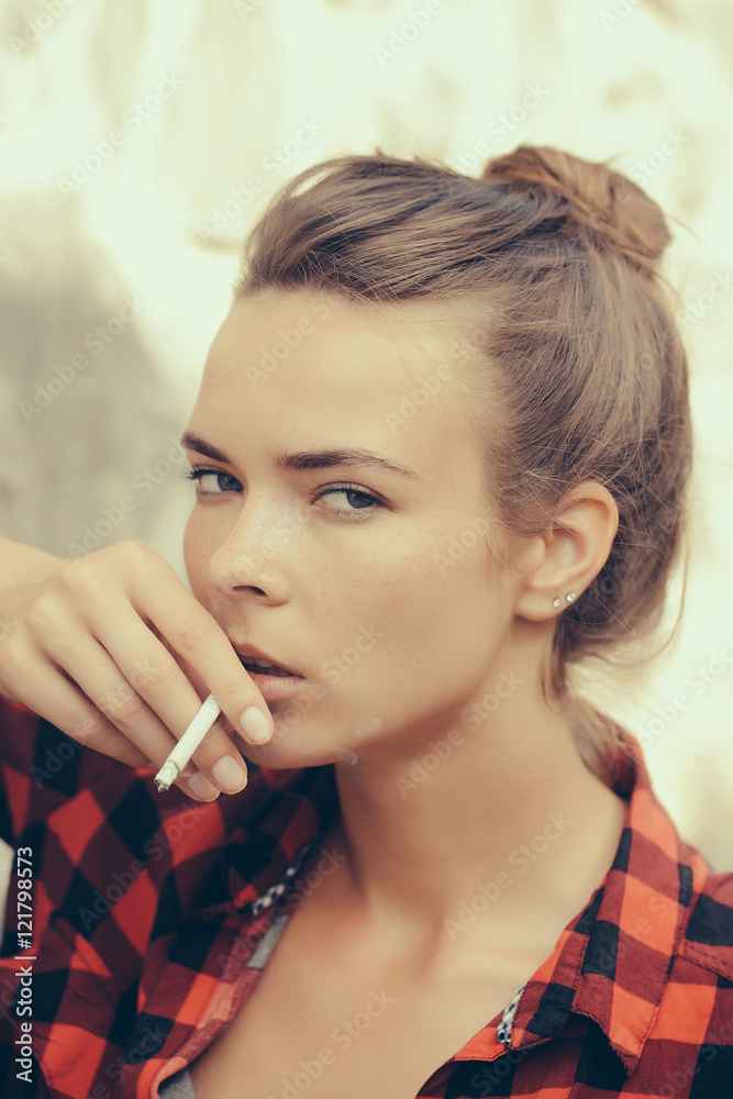 becky macdougall share pretty girls smoking cigarettes photos